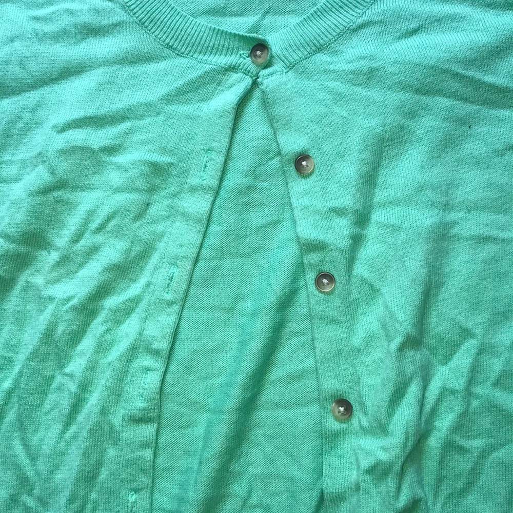 🎊🎉 5 for $20🎊🎉 women’s button down cardigan - Picture 3 of 5